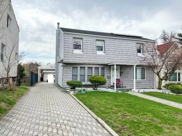 248-50 54ave, Little Neck, NY 11362