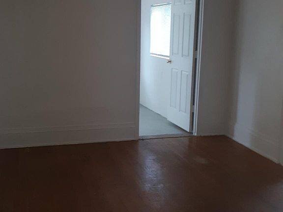 2nd image of 1510 Lee St E APT C
