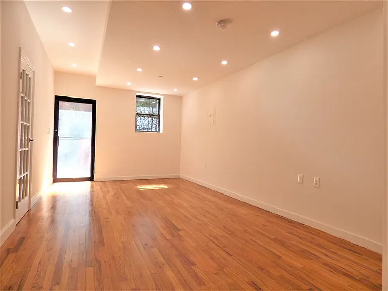 525 E 5th St #1F — Photo 1