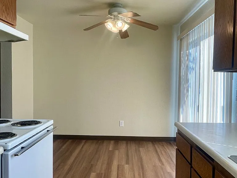 1740 & 1758 Bramble Pl — Photo 9