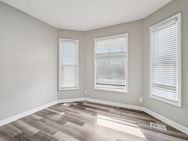 3820 Wabash St — Photo 10