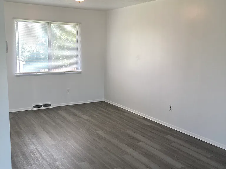7255 Somerville Dr — Photo 7