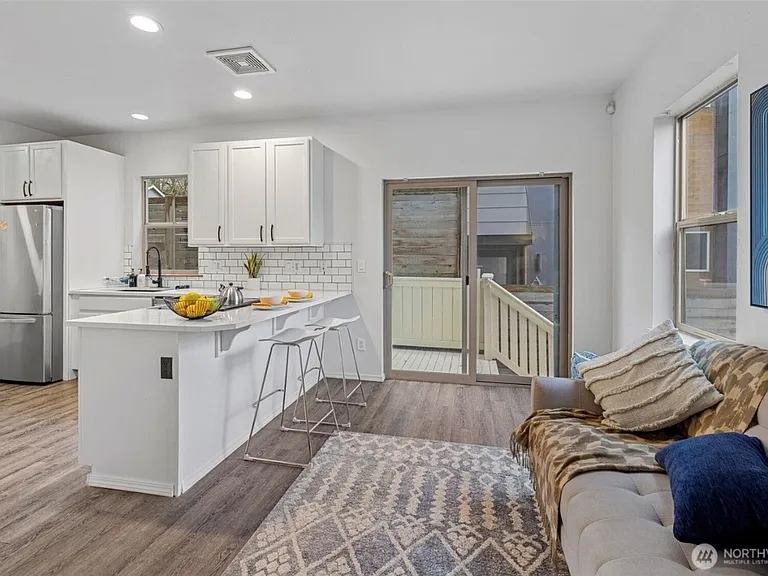 Delridge Way SW — Photo 1