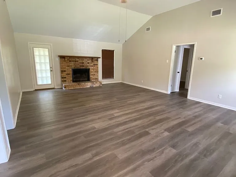 10400 Northill Ct — Photo 2