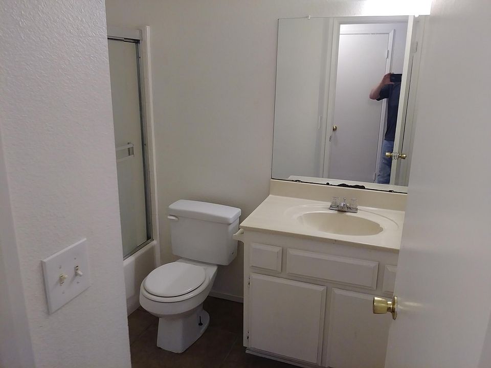 2nd image of 797 E Brundage Ln APT B