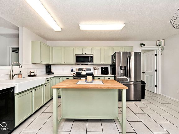 3rd image of 11301 N Creekside Dr