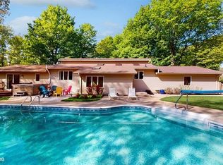 2284 Grange Rd, Buchanan, MI 49107