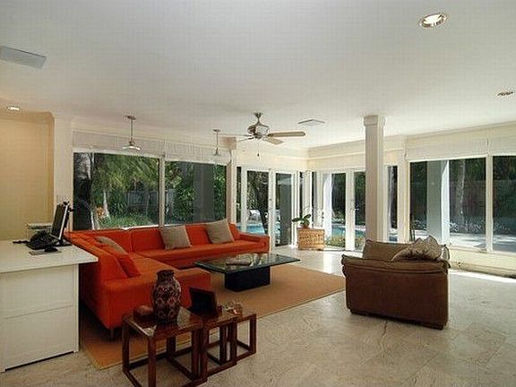 2nd image of 4001 Park Ave