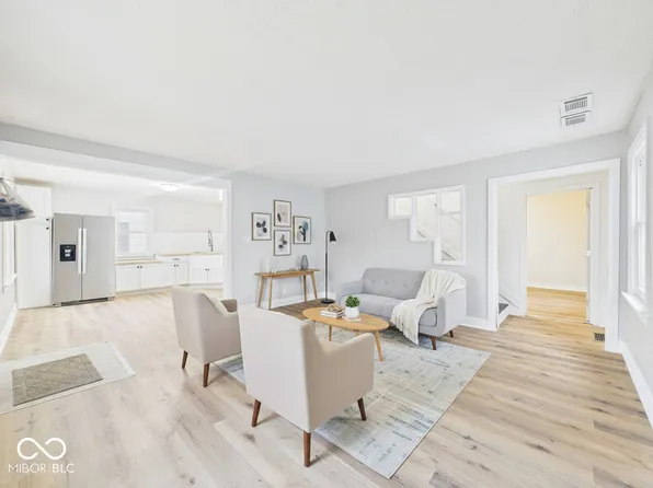 2504 W 8th St, Muncie, IN 47302