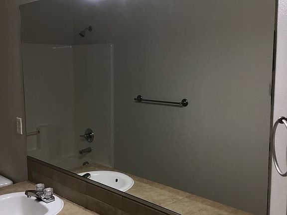 2nd image of 629 SE 162nd Ave #11775712