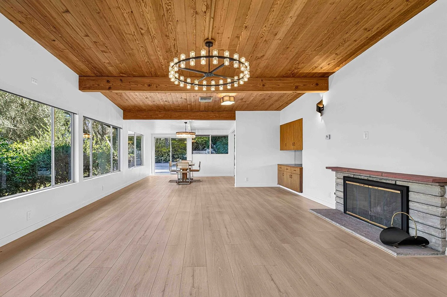4 bed, 2789 sqft, $8,300 — Photo 3