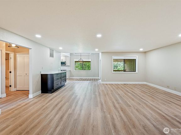 4th image of 8975 Icicle Road #F
