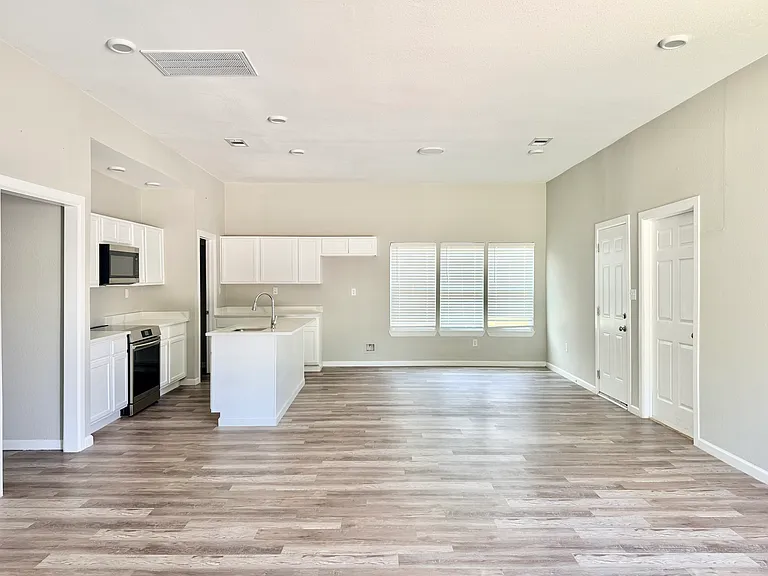 22060 Flanagan Cir #B — Photo 2