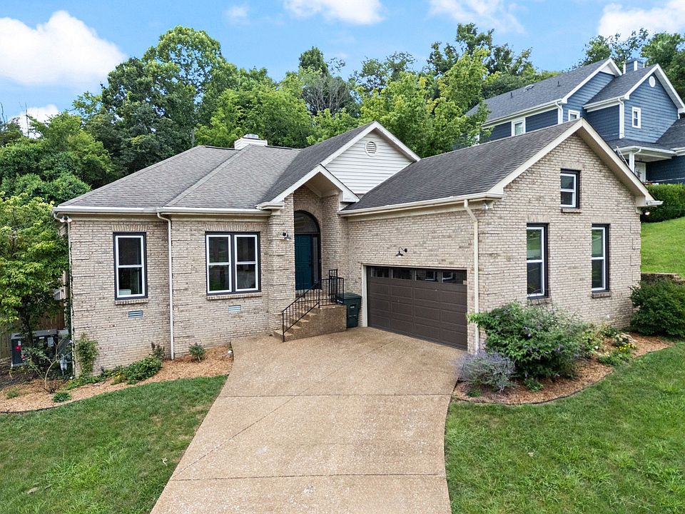 1st image of 729 Woodland Way
