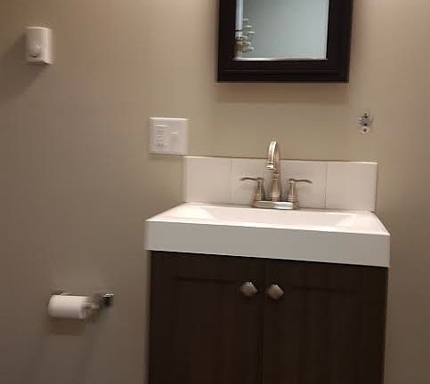 4th image of 38 Essex St Ste 2