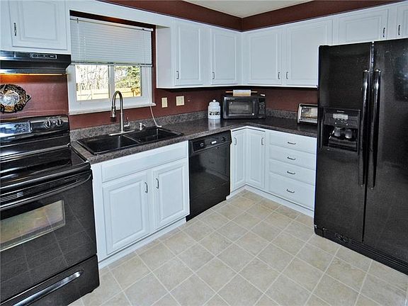 4th image of 12179 Larimer Ave