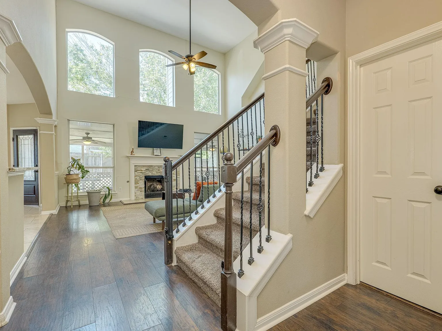 4 bed, 3.5 bath, 2820 sqft, $3,000 — Photo 4