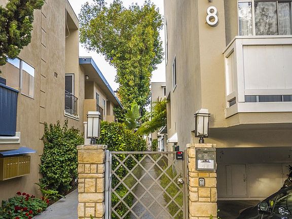 3rd image of 918 7th St APT 10