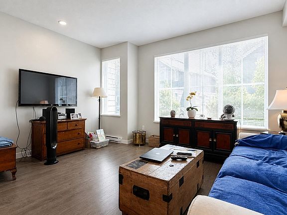 5th image of 5550 Admiral Way #101