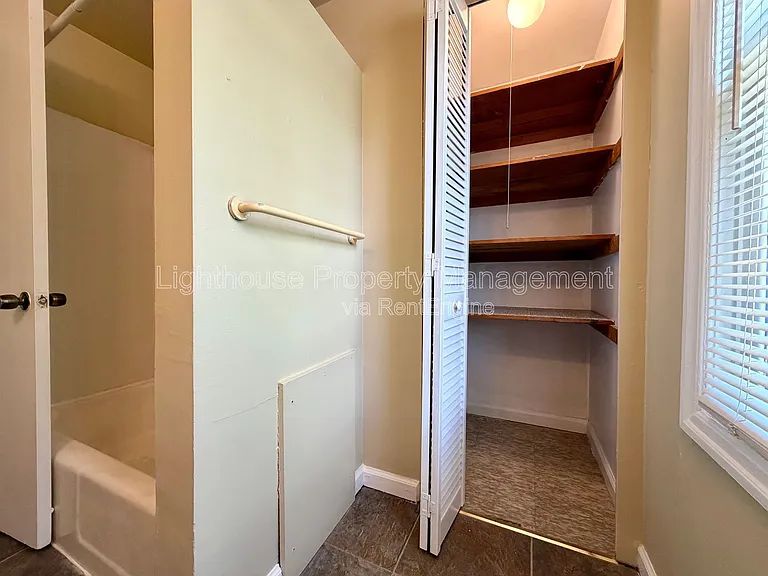 1447 Giddings Ave SE #2 — Photo 12