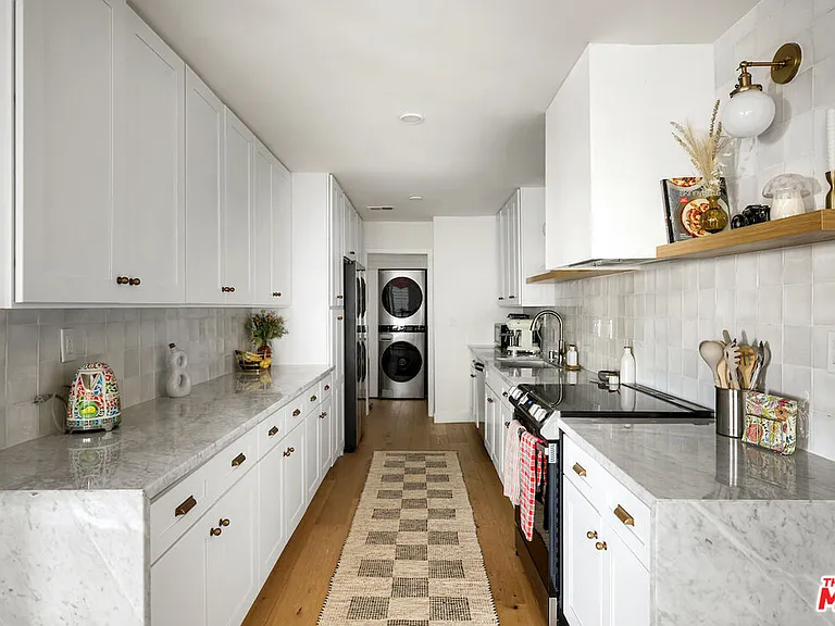 651 Wilcox Ave #3C — Photo 10