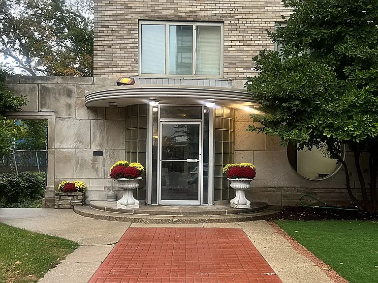 1609 N. Prospect Avenue — Photo 15