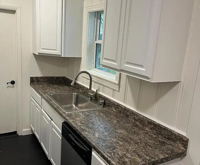 1515 W Woodard St — Photo 10