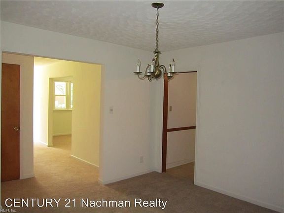 5th image of 204 Sierra Dr