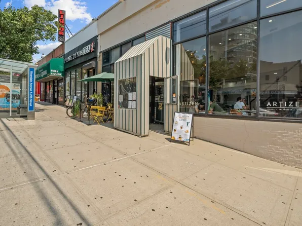 4525 Henry Hudson Parkway West image 20 of 22