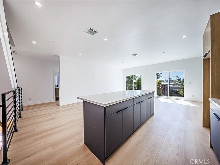 1332 S Longwood Ave #1 — Photo 12