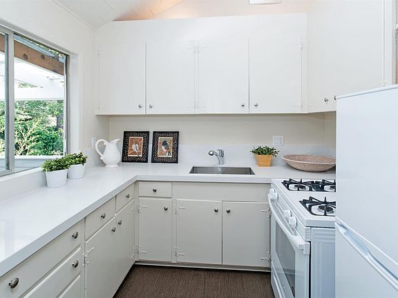 3rd image of 155 Tamalpais Ave