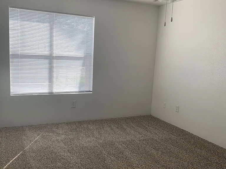 Emerald Cove Apartments — Photo 153