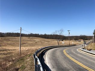 1620 Maple Dr, Hermitage, PA 16148