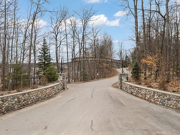 3rd image of 9401 W Pointe Dr