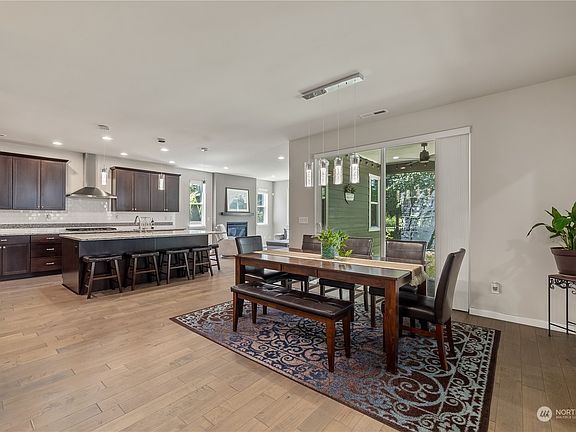 5th image of 4317 Campus Drive NE