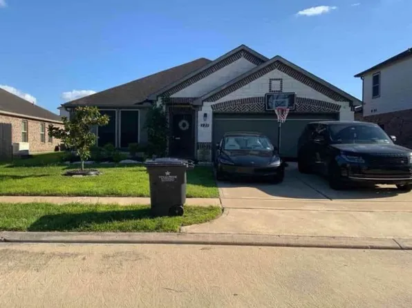 727 Rim Water Dr, Alvin, TX 77511