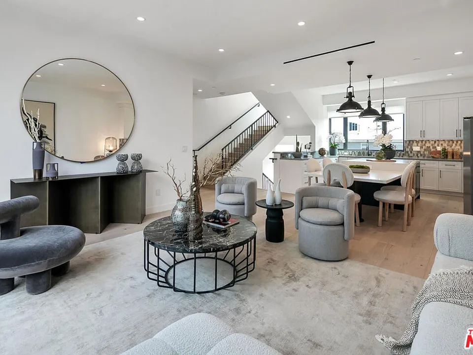 5167 W Mid City Ct