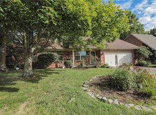 6817 Twin Springs Drive, Sellersburg, IN 47172