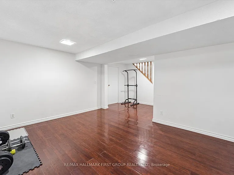 747 Stonepath Cir — Photo 28