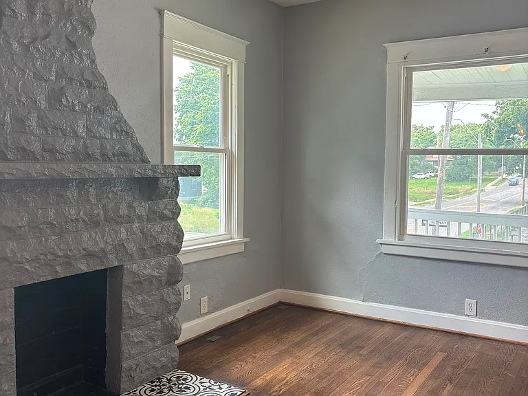 3823 Highland Ave — Photo 4