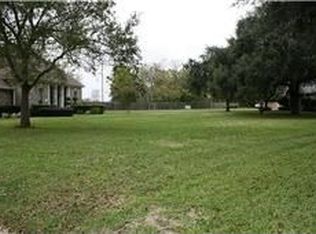 4727 Lake Village Dr, Weston Lakes, TX 77441