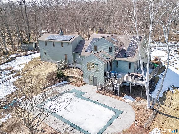 4th image of 217 Old Post Road