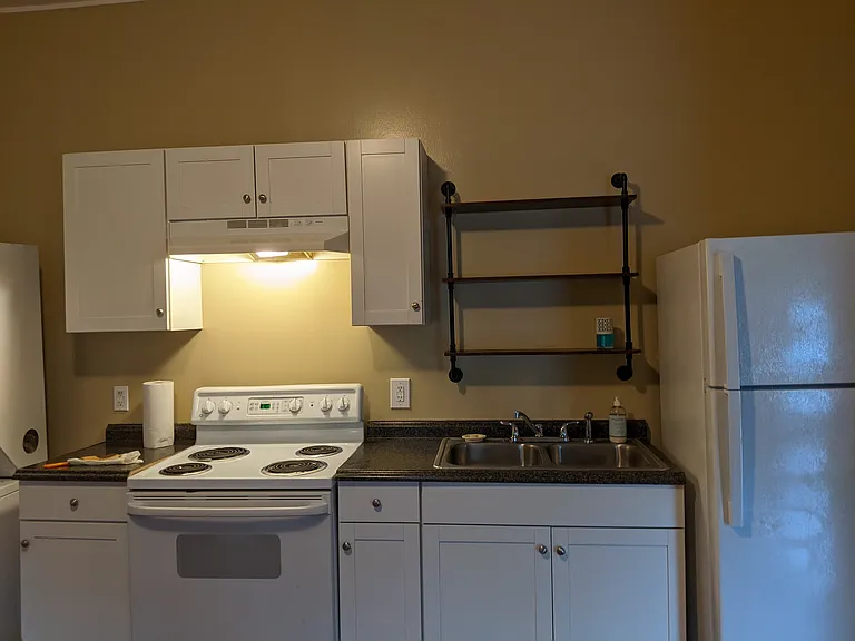 312 Bowen St #A — Photo 3