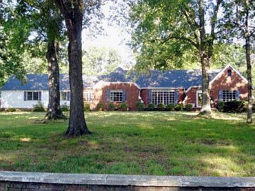 2nd image of 1416 Griffith Rd
