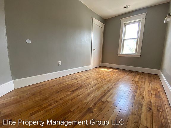 5th image of 1066 Ross Ave