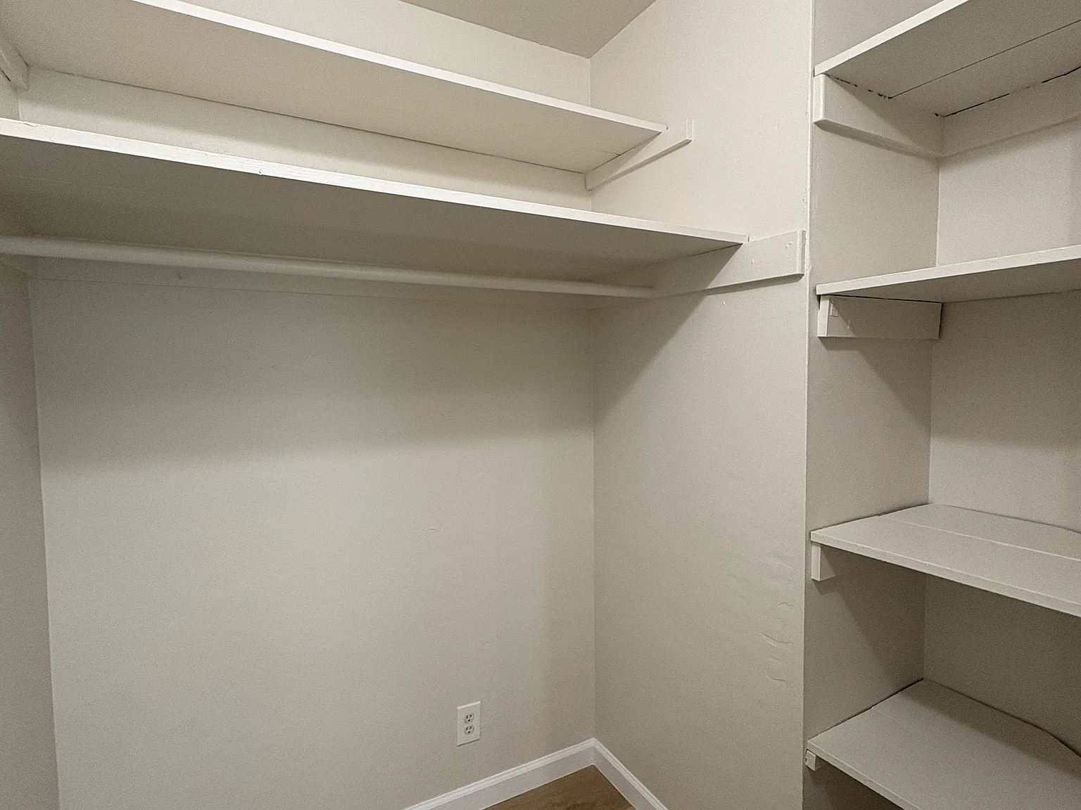 1 bed, 700 sqft, $2,195 — Photo 3