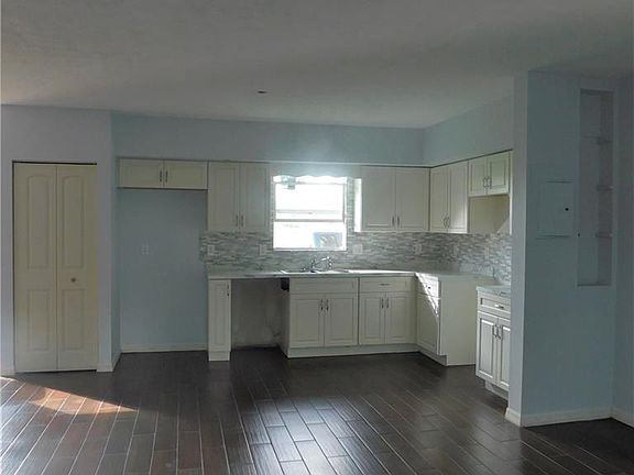 4th image of 3341 Northern Blvd