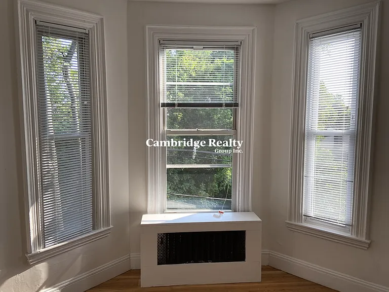 38 Newton St #2T — Photo 7