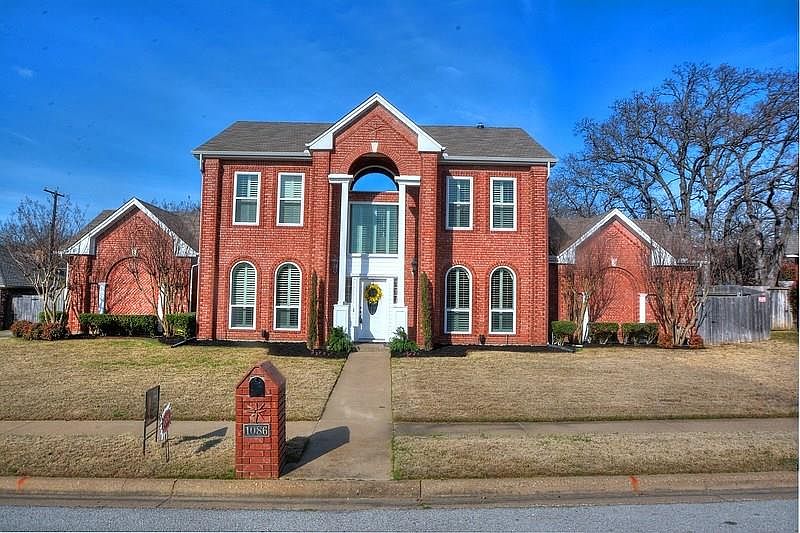 1st image of 1086 Oak Valley Dr