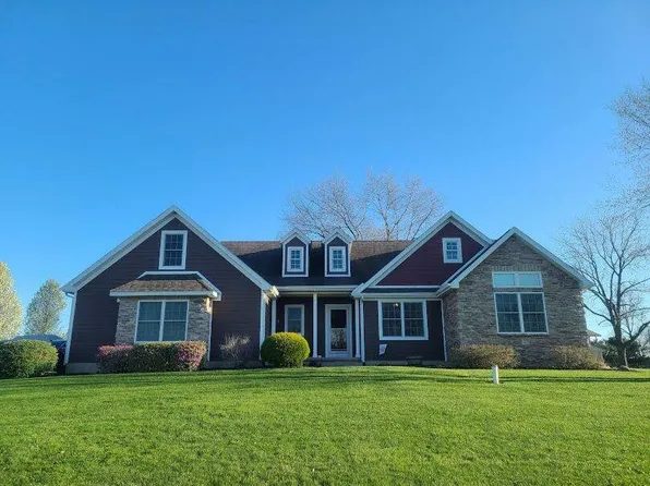 94 Stone Creek Dr, Valparaiso, IN 46383